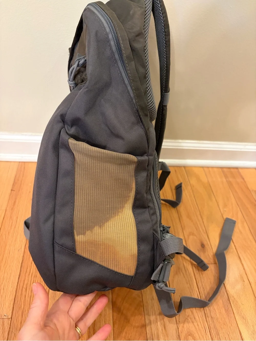 EUC Lowepro Photo Hatchback 16L AW Backpack Adjustable Strap Camera Bag